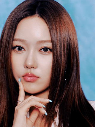 Shin Hyewon